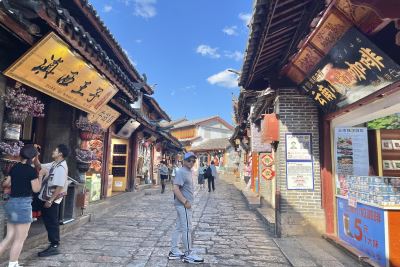 Tour Nước Ngoài Mùa Thấp Điểm: Săn Ưu Đãi & Trãi Triệt Khác Biệt 2025